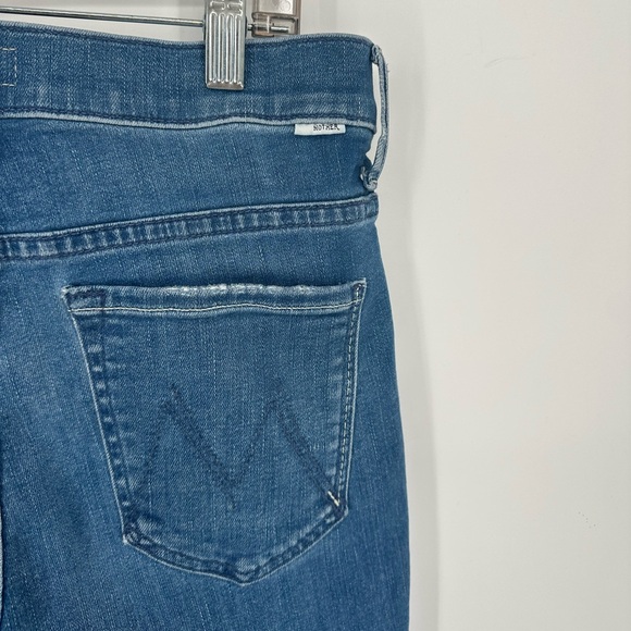 MOTHER The Insider Crop Step Fray Jean in Sorry I'm Staring Size 27 Blue Denim - Picture 11 of 15